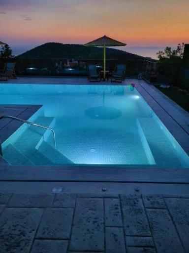 "Stergiou Luxury Apartment 2Nd Floor" Με Κοινη Πισινα Saronida المظهر الخارجي الصورة