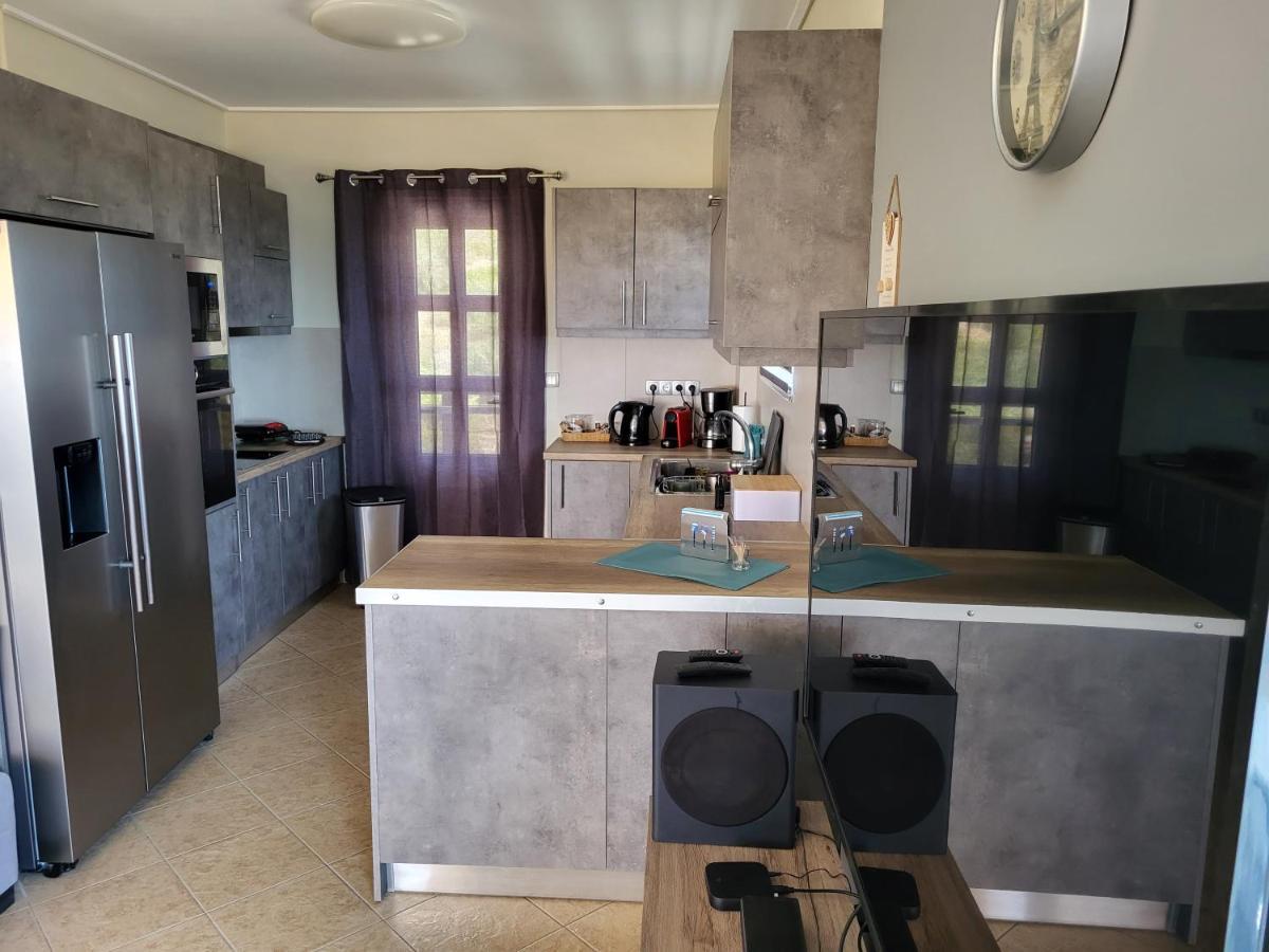 "Stergiou Luxury Apartment 2Nd Floor" Με Κοινη Πισινα Saronida المظهر الخارجي الصورة