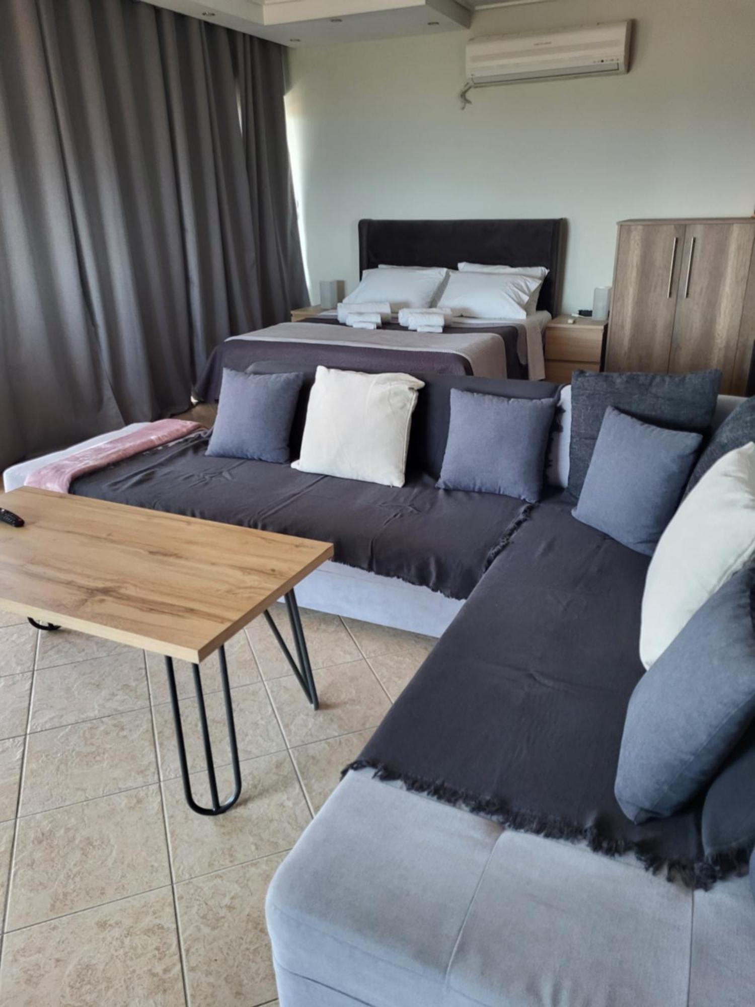 "Stergiou Luxury Apartment 2Nd Floor" Με Κοινη Πισινα Saronida الغرفة الصورة